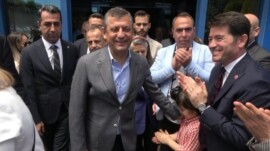 CHP lideri Özgür Özel ‘Çay Mitingi’ne katıldı: