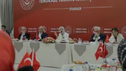 Bakan Göktaş Diyarbakırda Terörsüz Türkiye Buluşmalarına Katıldı