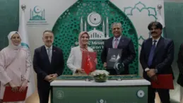 Bakan Göktaş İslamabad Zirvesinde Diplomatik Temaslarda Bulundu