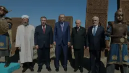Cumhurbaşkanı Erdoğan Ahlat Selçuklu Meydan Mezarlığını Ziyaret Etti