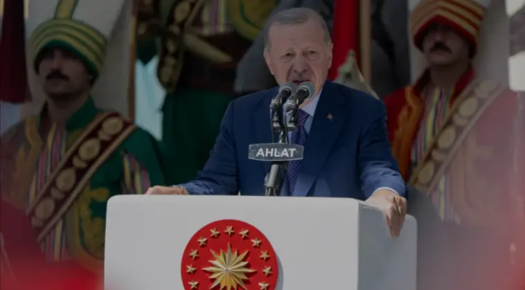 Cumhurbaşkanı Erdoğan Ahlatta Malazgirt Zaferi Mesajları Verdi