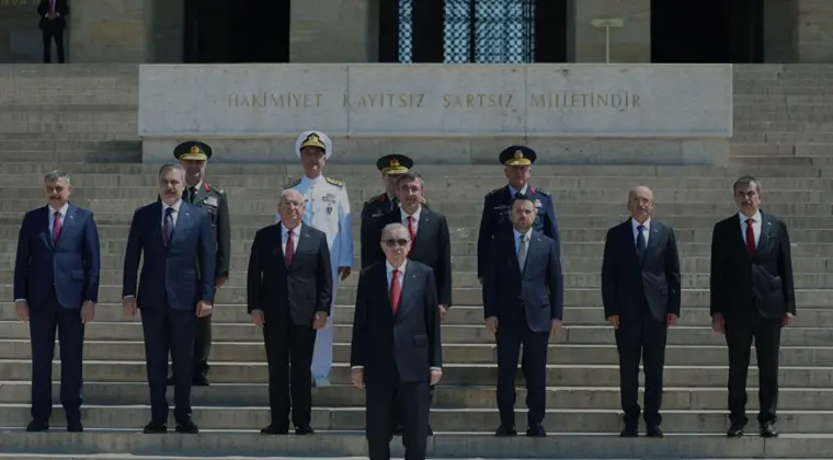 Cumhurbaşkanı Erdoğan ve YAŞ Üyeleri Anıtkabiri Ziyaret Etti