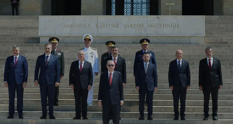 Cumhurbaşkanı Erdoğan ve YAŞ Üyeleri Anıtkabiri Ziyaret Etti