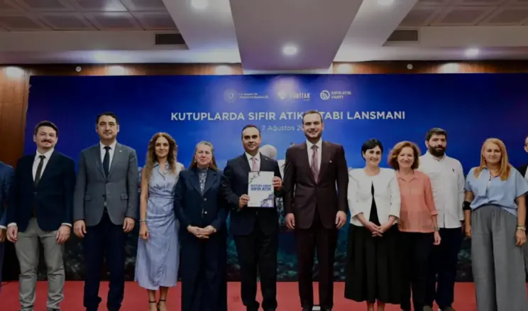 Kutuplarda Sıfır Atık Kitabı ile Türkiye Bilimsel Vizyonu Tanıtıldı