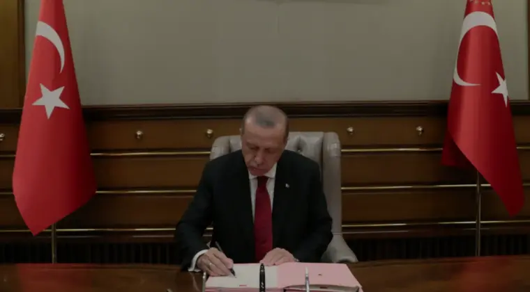 Resmi Gazete yayımlandı büyükelçi ve rektör atamaları kesinleşti