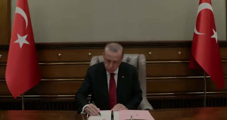 Resmi Gazete yayımlandı büyükelçi ve rektör atamaları kesinleşti