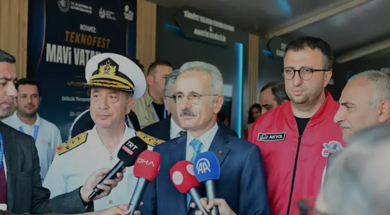 Ulaştırma Bakanı Uraloğlu TEKNOFEST Mavi Vatan alanını ziyaret etti