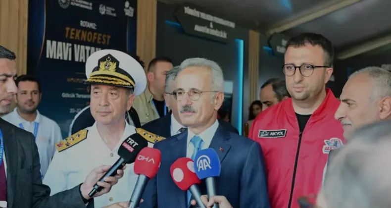 Ulaştırma Bakanı Uraloğlu TEKNOFEST Mavi Vatan alanını ziyaret etti
