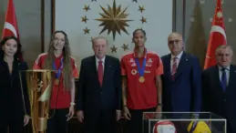 Cumhurbaşkanı Erdoğan Millî Voleybolcuları Külliyede Kabul Etti