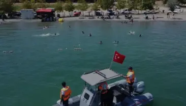Hazar Gölünde Asayişi Botlu Jandarma Ekipleri Sağlıyor