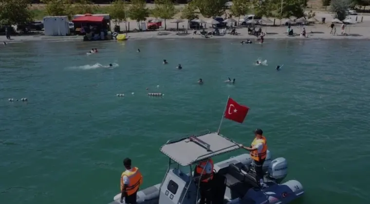 Hazar Gölünde Asayişi Botlu Jandarma Ekipleri Sağlıyor
