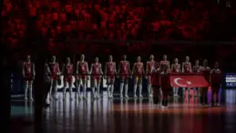 İletişim Başkanı Burhanettin Duran A Millî Kadın Voleybol Takımını Kutladı