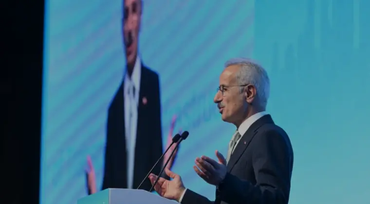 Ulaştırma Bakanı Uraloğlu 8 Dünya Havalimanları Zirvesinde Konuştu