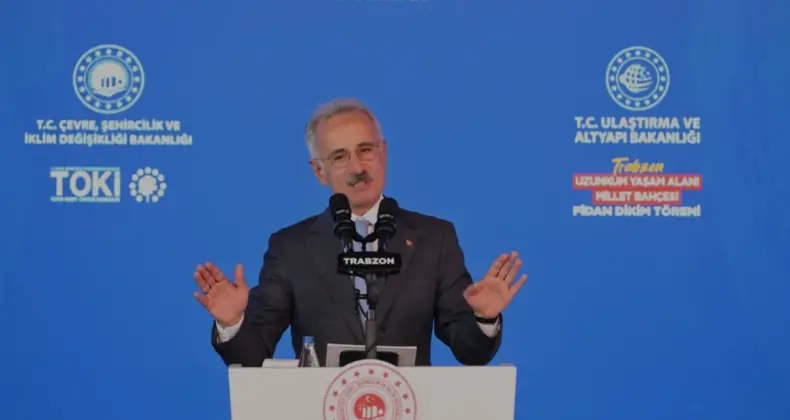 Ulaştırma Bakanı Uraloğlu Uzunkum Millet Bahçesi fidanlarını dikti