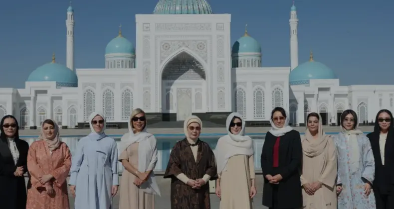 Emine Erdoğan Semerkantta İmam Buhari Türbesini Ziyaret Etti