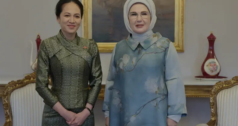 Emine Erdoğan ve Pich Chanmony İstanbulda Bir Araya Geldi