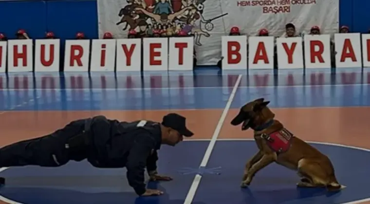 Nevşehir Cumhuriyet Bayramı Kutlamalarında Nefes İsimli Köpek İlgi Odağı Oldu